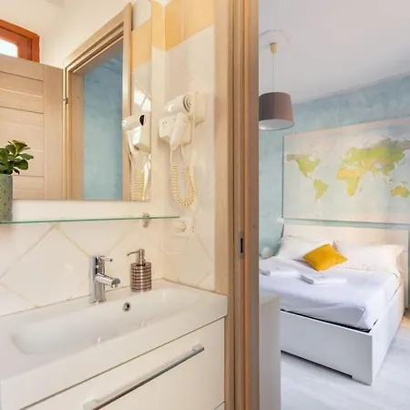 Private Room In A Guest House With Private Bathroom N4 Rome Exterior photo