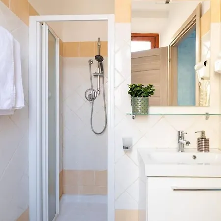 Private Room In A Guest House With Private Bathroom N4 Rome Exterior photo